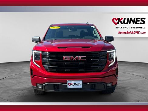 Used 2024 GMC Sierra 1500 Elevation w/ X31 Off-Road Package AWD/4WD image 4