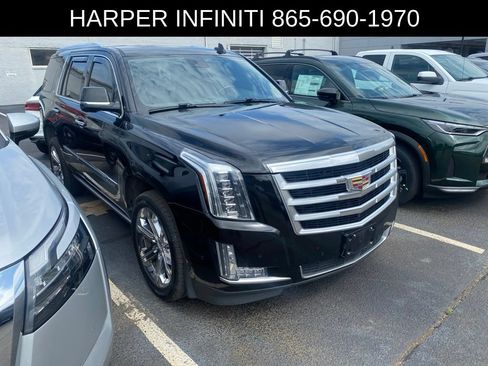Used 2018 Cadillac Escalade Premium Luxury AWD/4WD image 4
