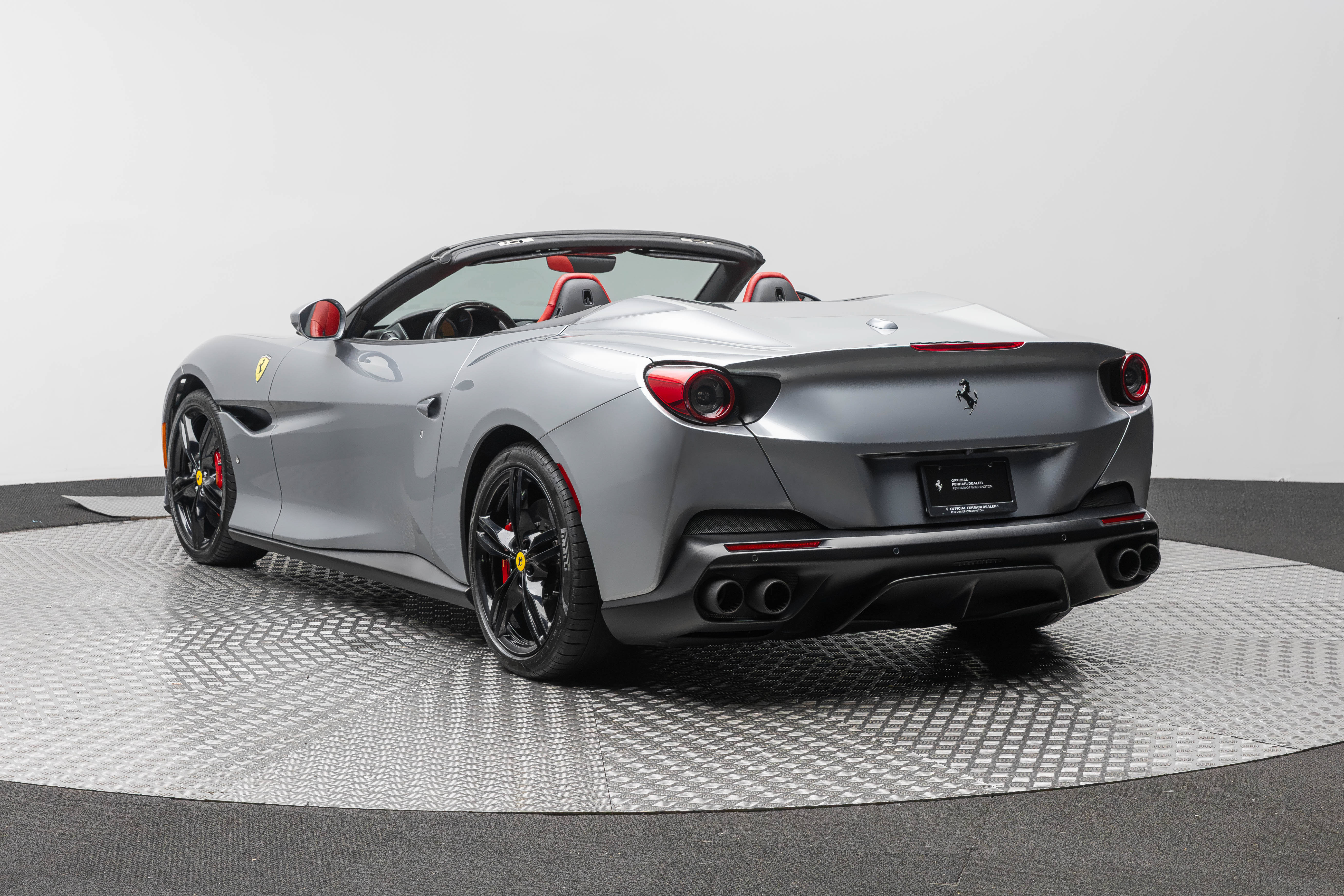 Certified 2019 Ferrari Portofino RWD image 3