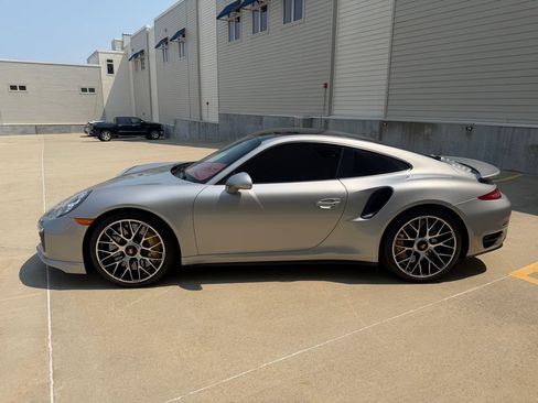 Used 2015 Porsche 911 Turbo S w/ High-end Infotainment Package AWD/4WD image 7