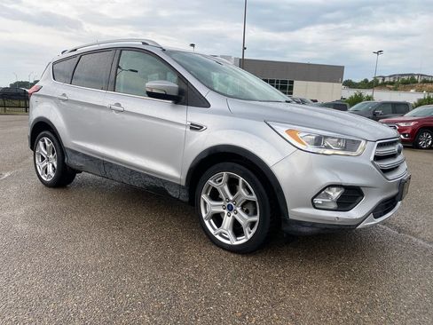 Used 2019 Ford Escape Titanium FWD image 8