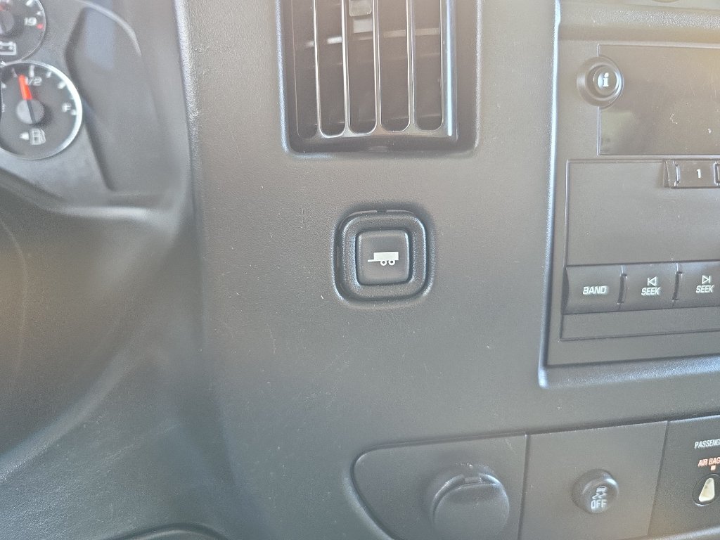 Used 2014 Chevrolet Express 2500 RWD image 23