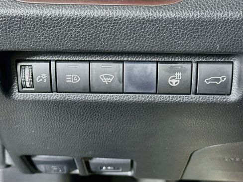 Used 2020 Toyota RAV4 Limited w/ Limited Grade Weather Package AWD/4WD image 17