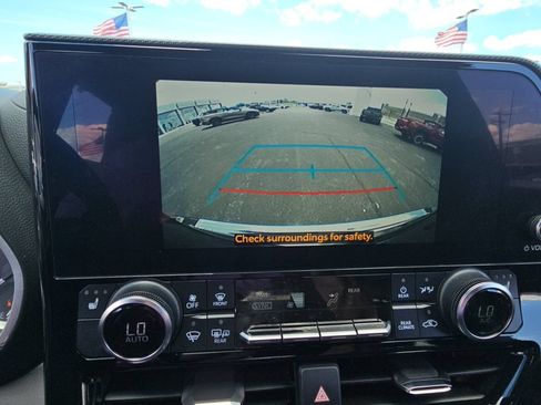 Used 2023 Toyota Highlander XSE AWD/4WD image 17