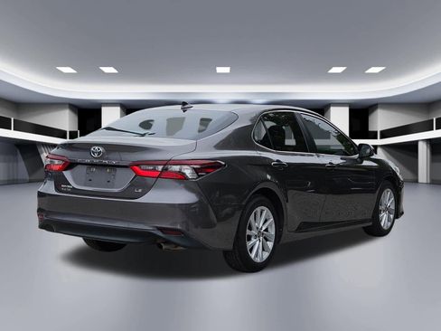 Used 2021 Toyota Camry LE image 6