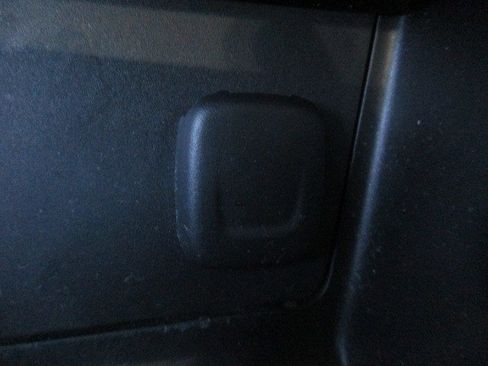 Used 2016 GMC Canyon SLT image 27