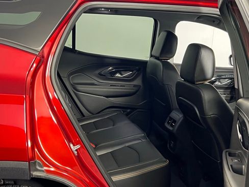 Used 2024 GMC Terrain AT4 w/ Infotainment Package II image 34