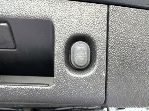 Used 2020 Chevrolet Tahoe LT image 14