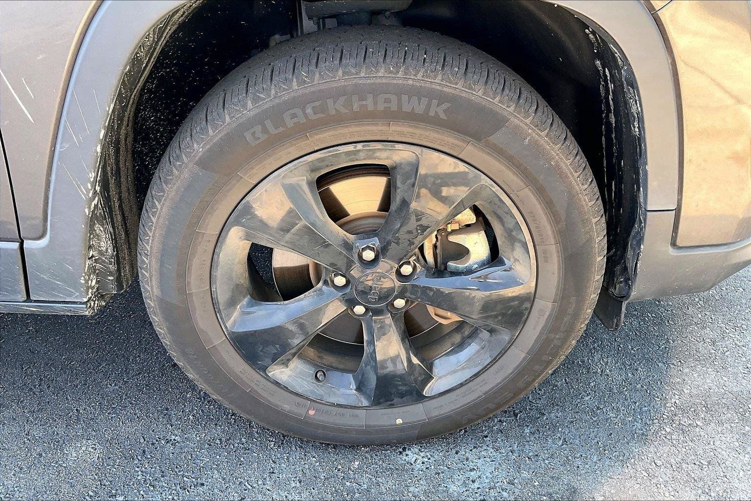Used 2021 Jeep Cherokee Latitude Plus AWD/4WD image 7