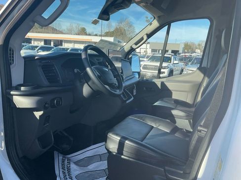 New 2026 Ford Transit 250 148 Medium Roof RWD image 13