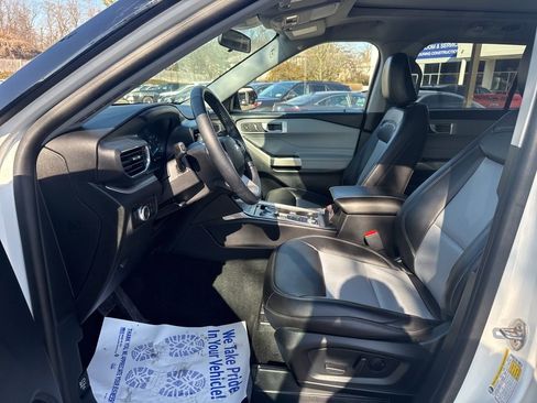 Used 2023 Ford Explorer XLT w/ Equipment Group 202A image 21