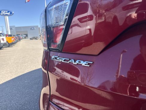 Used 2018 Ford Escape SE AWD/4WD image 11