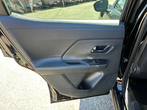 New 2026 Nissan Kicks S image 21