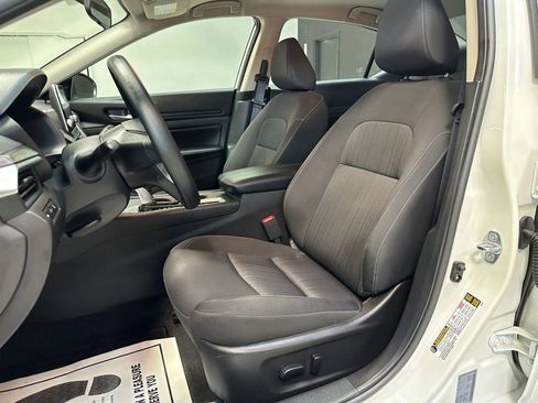 Used 2025 Nissan Altima 2.5 SV image 25