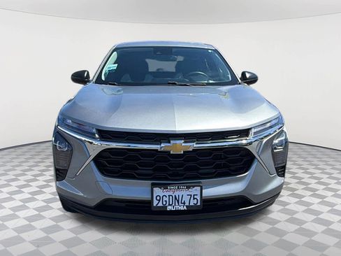 Used 2024 Chevrolet Trax LS FWD image 2