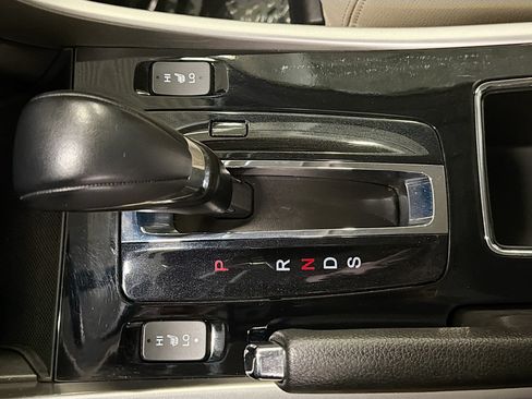 Used 2017 Honda Accord EX-L image 25