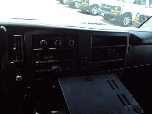 Used 2014 Chevrolet Express 1500 AWD image 25