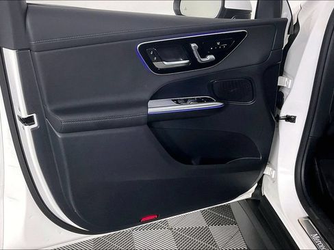 Certified 2025 Mercedes-Benz GLC 300 4MATIC image 15