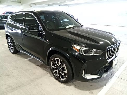 Used 2025 BMW X1 xDrive28i w/ Premium Package AWD/4WD image 3