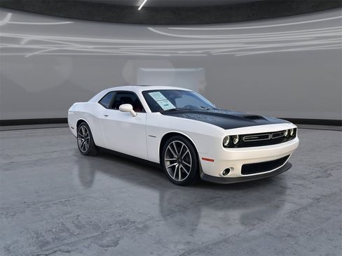 Used 2020 Dodge Challenger R/T w/ Plus Package image 2