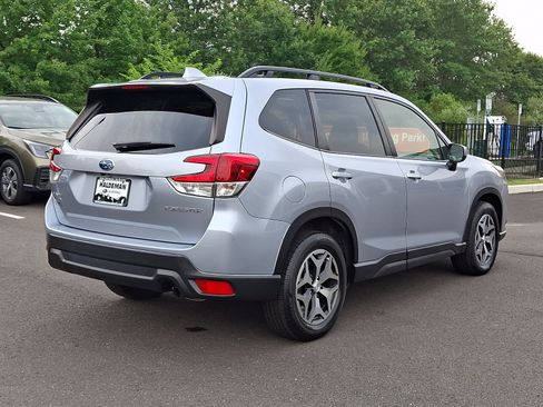 Certified 2023 Subaru Forester Premium AWD/4WD image 7