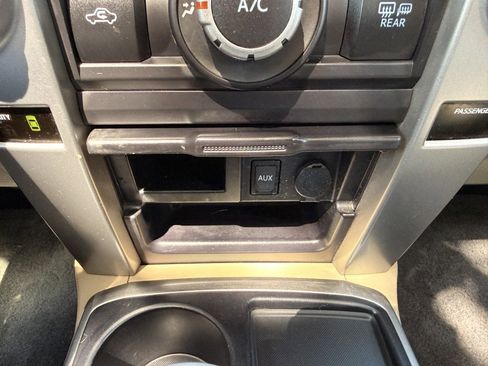 Used 2011 Toyota 4Runner SR5 w/ Premium Pkg w/Leather RWD image 26