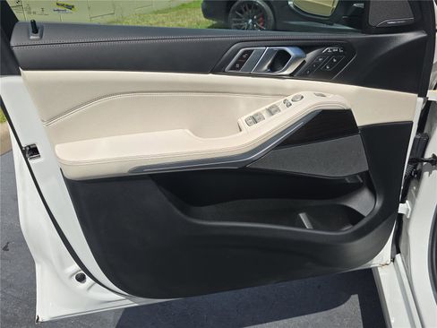 Certified 2024 BMW X7 xDrive40i w/ Executive Package image 15