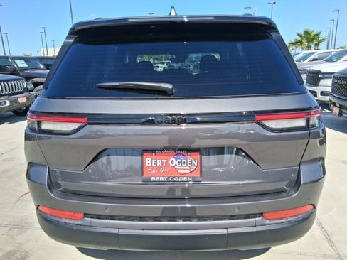 New 2026 Jeep Grand Cherokee Altitude RWD image 6