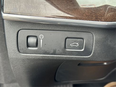 Used 2019 Volvo XC90 T5 Momentum w/ Protection Package image 19