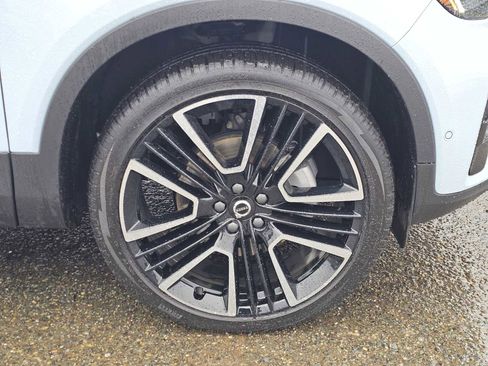 Used 2025 Volvo XC40 B5 Ultra w/ Protection Package Premier image 9
