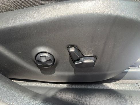 Used 2020 Jeep Cherokee Limited AWD/4WD image 38