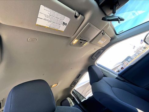 Used 2024 Toyota Highlander XLE image 13