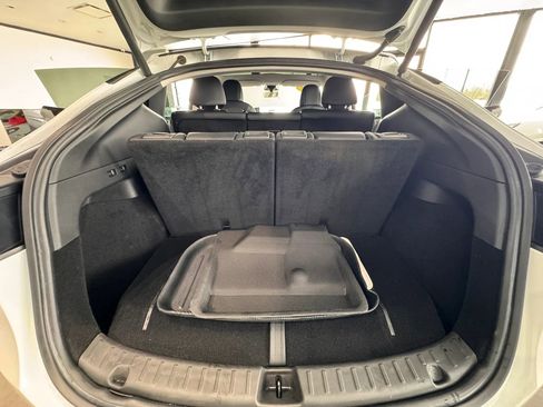 Used 2022 Tesla Model Y Long Range AWD/4WD image 22