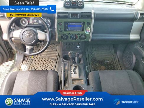 Used 2010 Toyota FJ Cruiser 4WD image 11