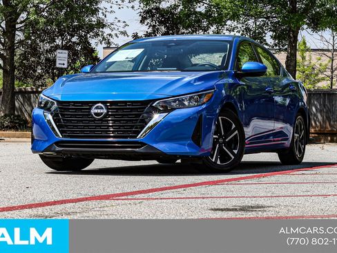 Used 2024 Nissan Sentra SV image 3