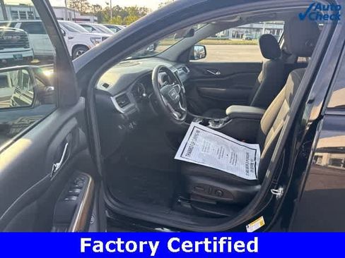 Certified 2023 GMC Acadia SLE w/ Driver Convenience Package image 18