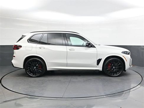 New 2026 BMW X5 M60i image 3