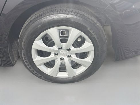 Used 2025 Toyota Corolla LE FWD image 11