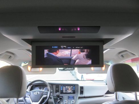 Used 2016 Toyota Sienna XLE Premium image 20