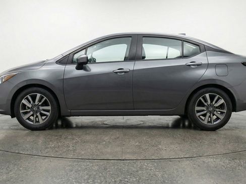 Used 2025 Nissan Versa SV image 5