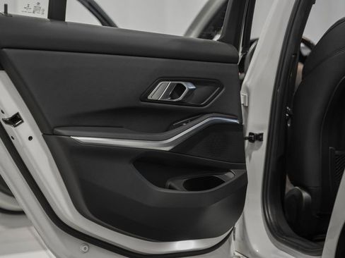 Used 2019 BMW 330i Sedan w/ Driving Assistance Package image 39