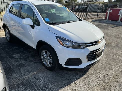 Used 2020 Chevrolet Trax LS image 4