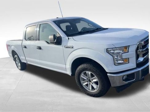 Used 2017 Ford F150 XLT w/ Trailer Tow Package image 6