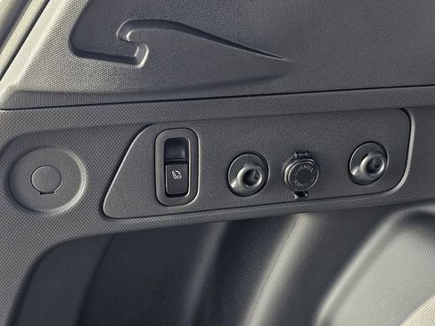 Certified 2025 Subaru Forester Limited image 13