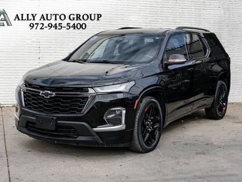 Used 2022 Chevrolet Traverse Premier w/ Redline Edition FWD image 1
