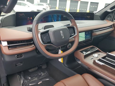 New 2026 Lincoln Navigator L Reserve AWD/4WD image 14