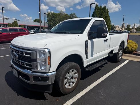Used 2024 Ford F350 XLT AWD/4WD image 2