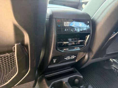 Used 2023 Jeep Grand Cherokee L Laredo w/ Luxury Tech Group I AWD/4WD image 14