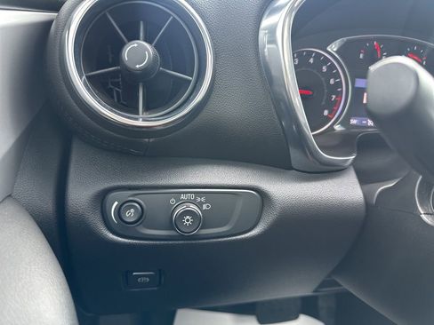 Used 2022 Chevrolet Blazer LT w/ Sound & Technology Package image 19