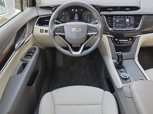 Used 2020 Cadillac XT6 Premium Luxury FWD image 11